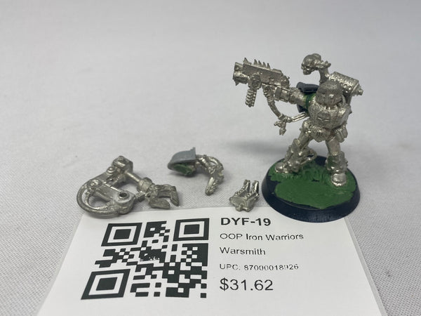 OOP Iron Warriors Warsmith DYF-19