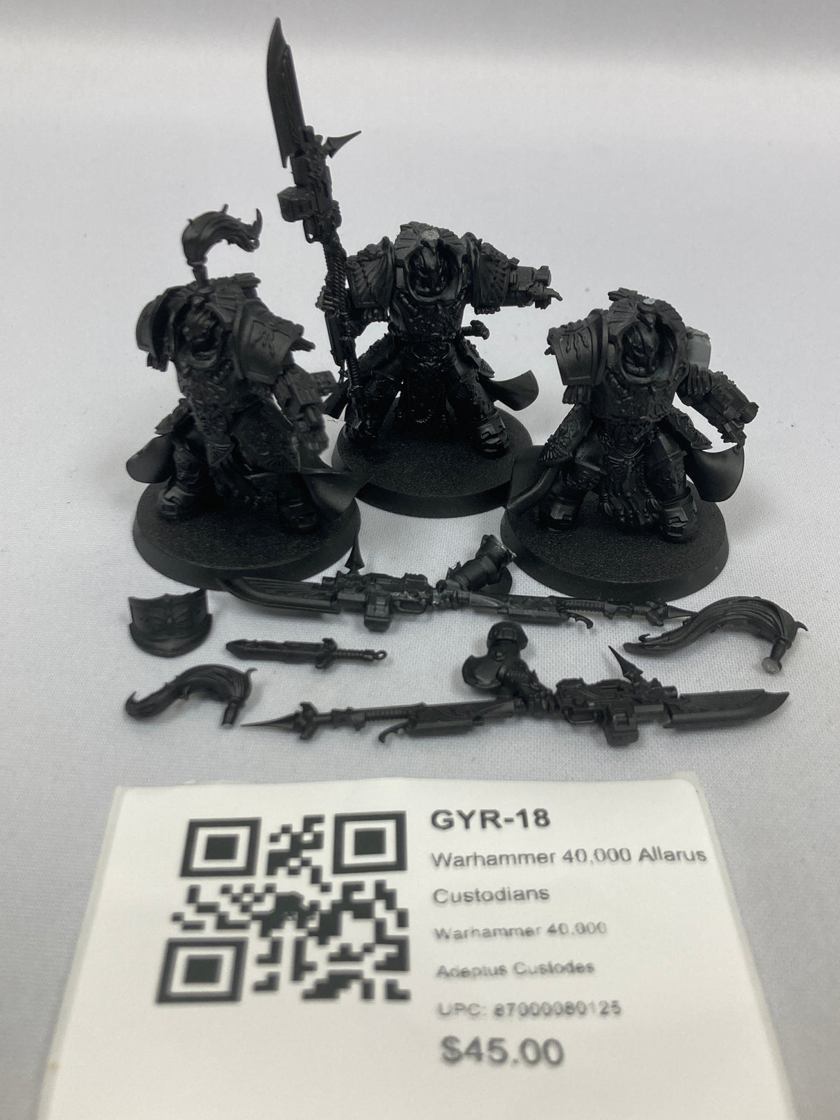 Warhammer 40,000 Allarus Custodians GYR-18