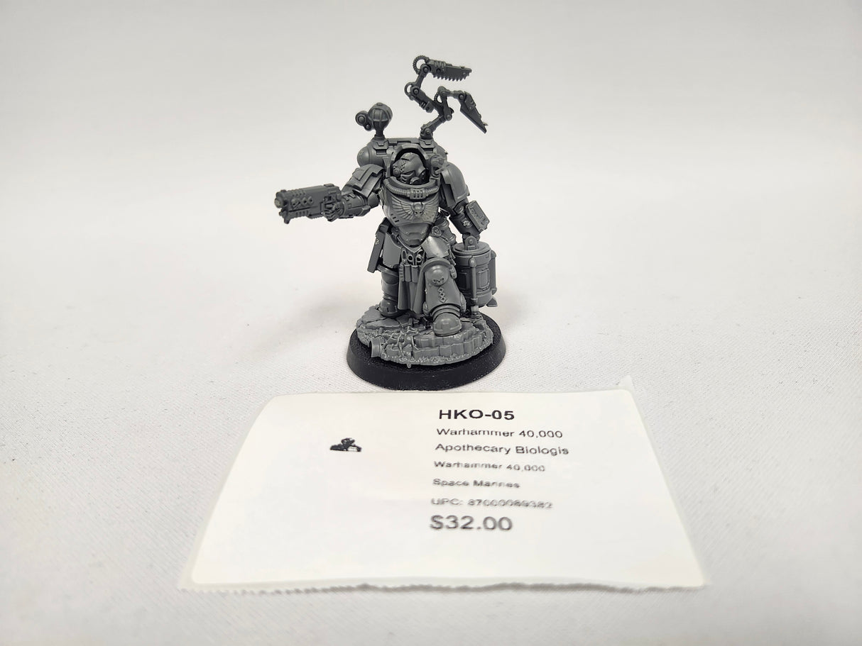 Warhammer 40,000 Apothecary Biologis HKO-05
