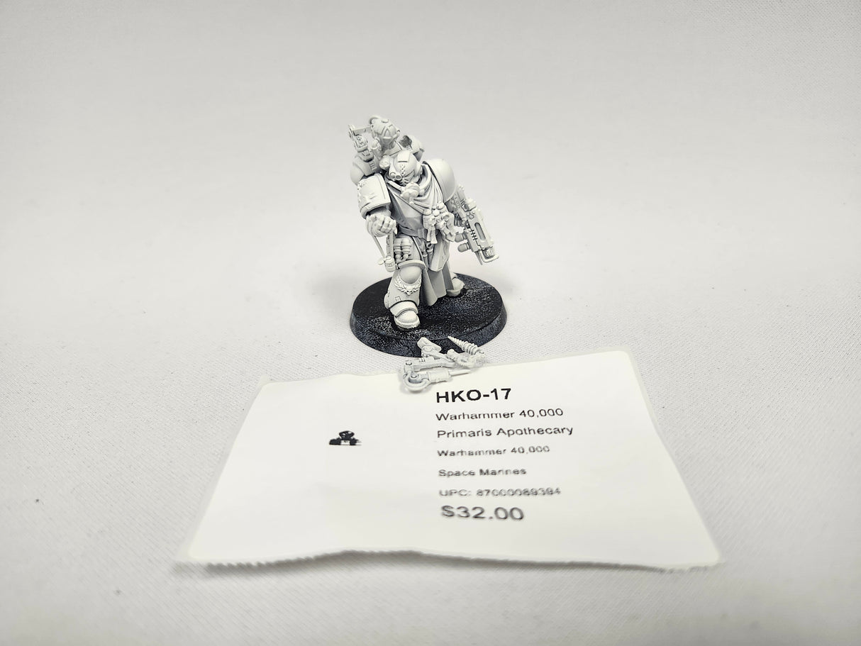 Warhammer 40,000 Primaris Apothecary HKO-17