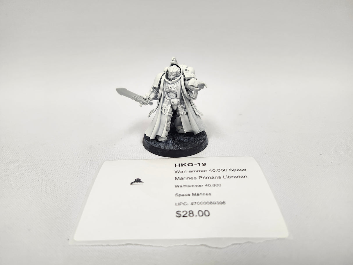 Warhammer 40,000 Space Marines Primaris Librarian HKO-19
