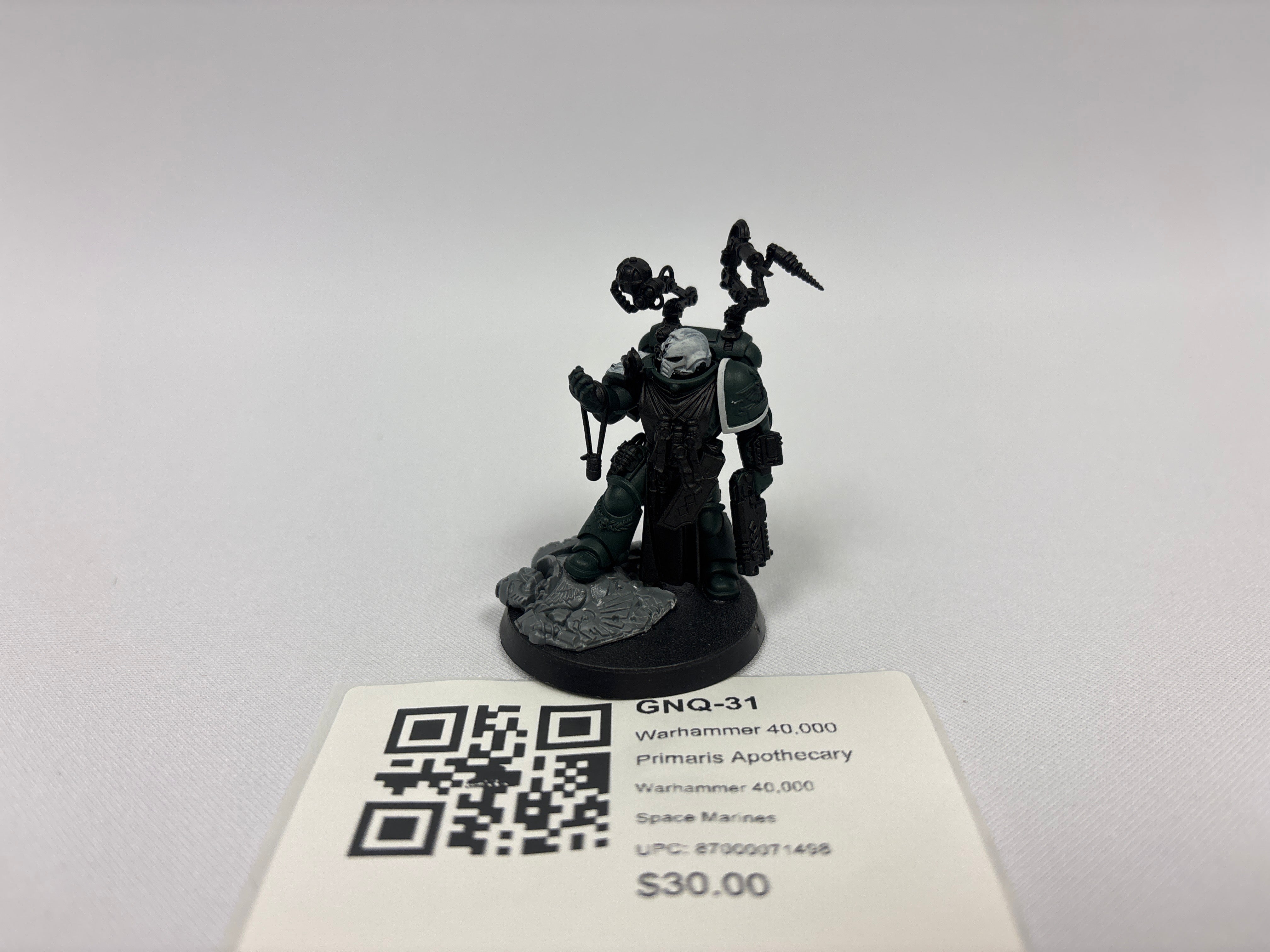 Warhammer 40,000 Primaris Apothecary GNQ-31