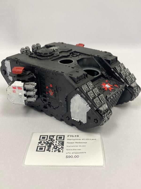 Warhammer 40,000 Land Raider Redeemer FYI-19