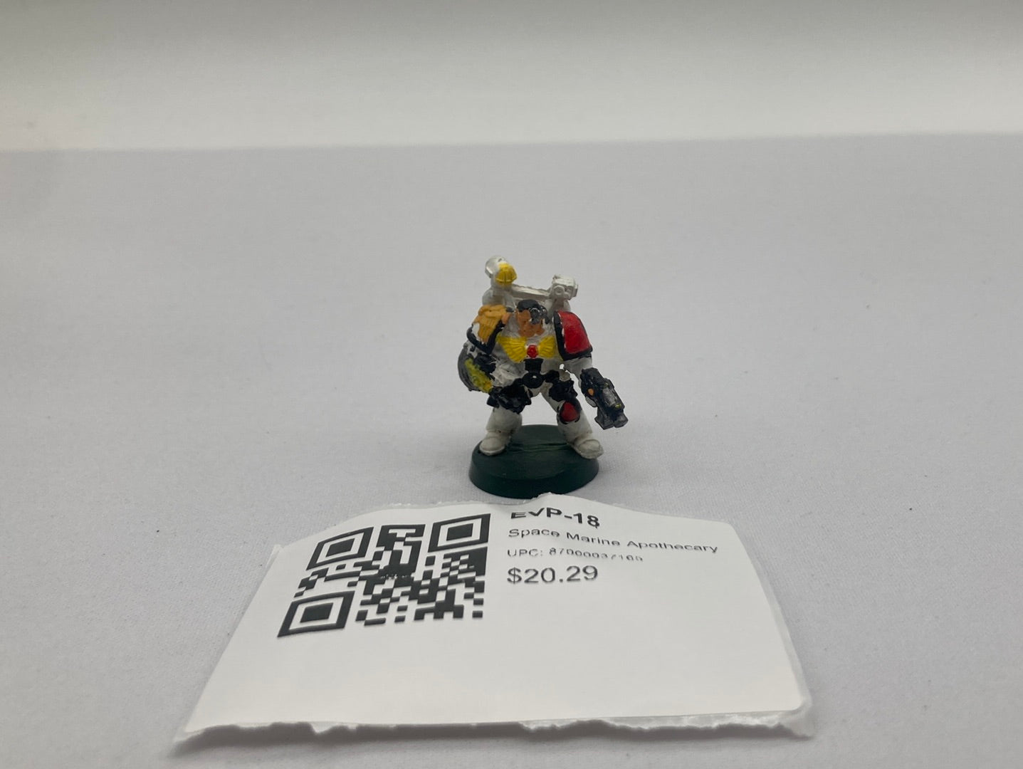 Space Marine Apothecary EVP-18