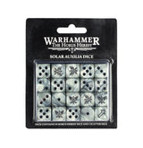 A black-backed clear package displays 20 pearlescent gray dice with black swirls: 19 standard dice with black pips and winged emblems, plus one scatter die marked with an arrow. The card reads “WARHAMMER The Horus Heresy” and “SOLAR AUXILIA DICE.”
