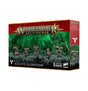 Box for Skaven Acolyte Globadiers shown from the front and right side, with five masked, robed rat-like miniatures carrying tanks and weapons against a green scene. The red, green and black box reads “WARHAMMER AGE OF SIGMAR” and “SKAVEN ACOLYTE GLOBADIERS.”