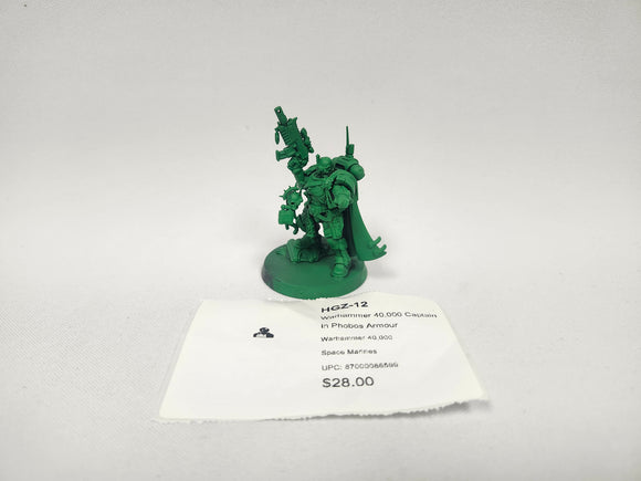 Warhammer 40,000 Captain In Phobos Armour HGZ-12