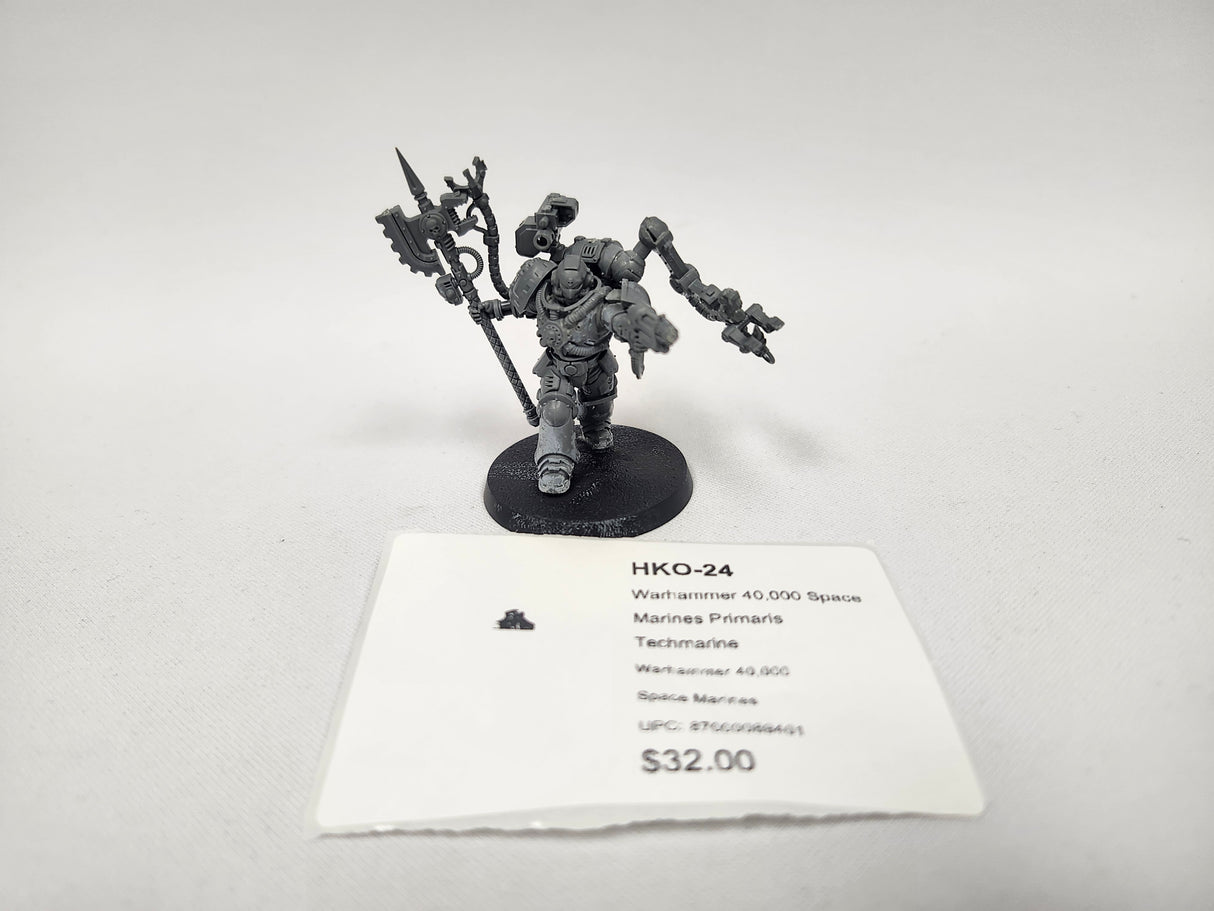 Warhammer 40,000 Space Marines Primaris Techmarine HKO-24
