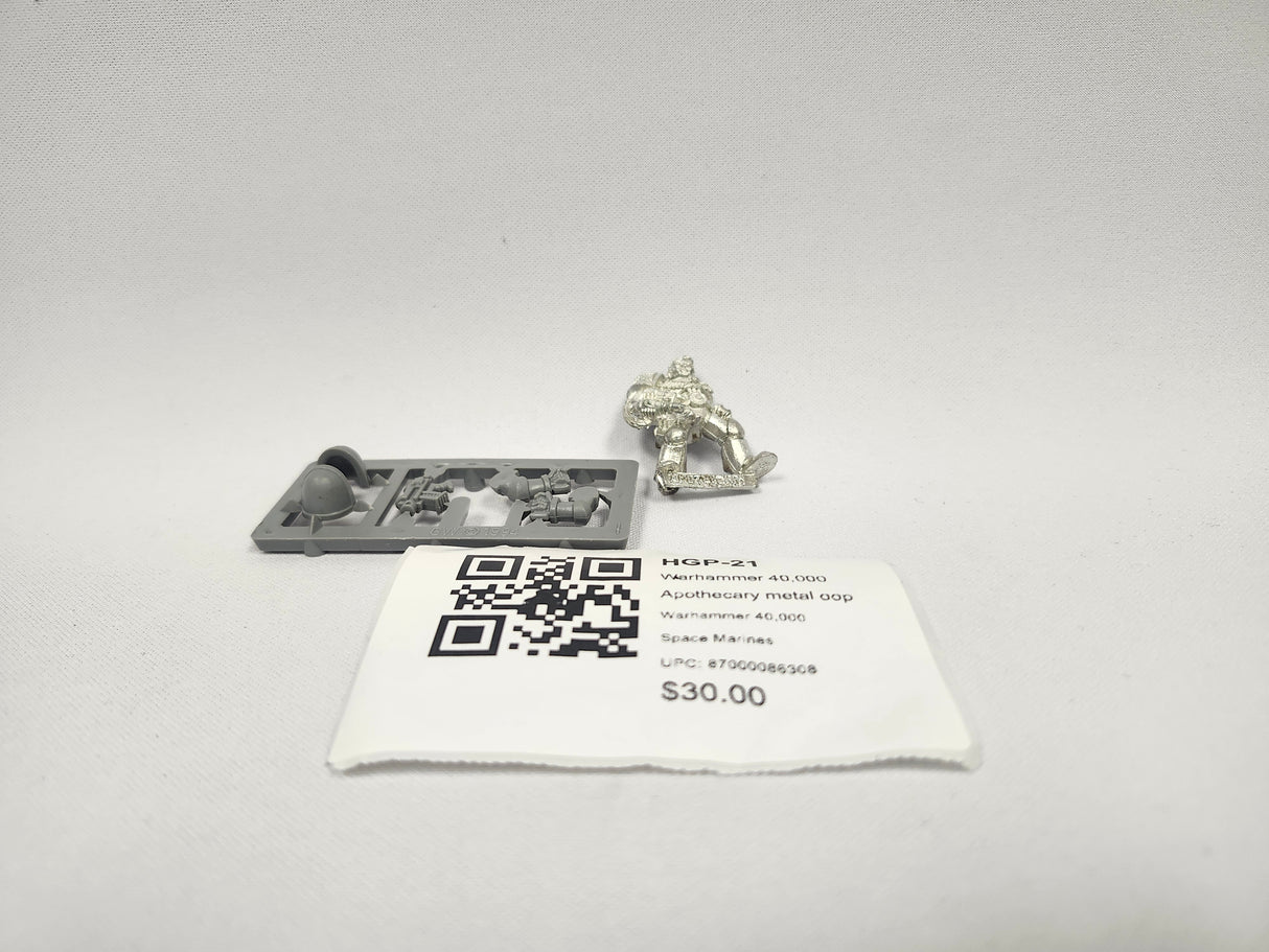 Warhammer 40,000 Apothecary metal oop HGP-21
