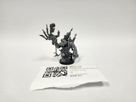Warhammer 40,000 Painboy HDM-24