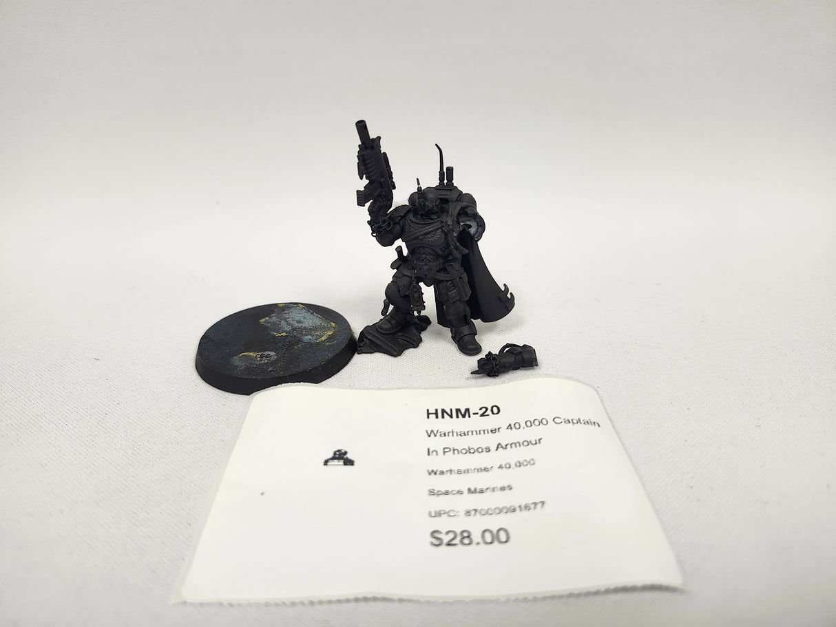 Warhammer 40,000 Captain In Phobos Armour HNM-20