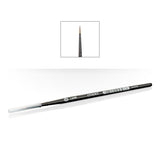 A Citadel layer brush lies diagonally on a white background, with a long black handle, pointed brown bristles and a clear protective cap. An inset shows the brush upright from the tip; the handle reads “CITADEL” and “LAYER”.